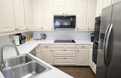 DFW Family Fun Retreat Game Room Pool Table Air Hockey Arcade Work Space Grill BBQ Firepit - Foto 11