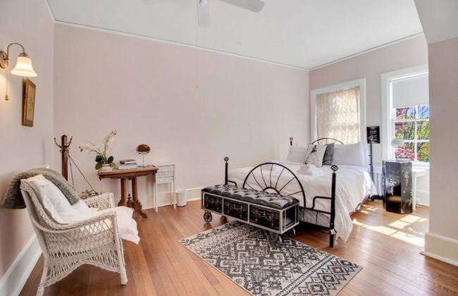 Jacuzzi - West Point - Family Friendly - Photo 36