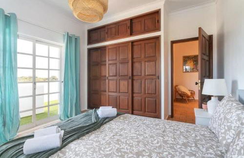 Spacious Villa Swimming Pool by HostWise - Foto 22