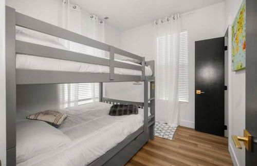 Updated Family Friendly Hillyard Gem NEW HOT TUB! - Foto 21