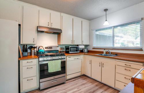 Furnished Deck and Fire Pit Sherwood Forest Cabin - Foto 8