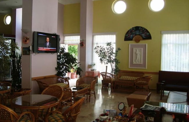 Golden Moon Apart Hotel - Photo 6