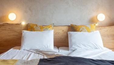 Domaine Les 4 Vents, élégant gîte privé 4 suites vue montagne pour 2 à 8 personnes au cœur de 12 hectares de nature - Foto 2