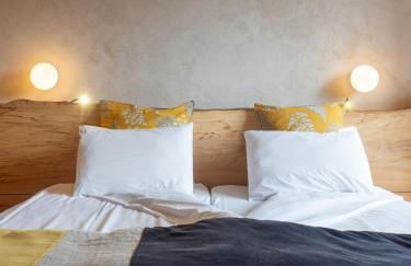 Domaine Les 4 Vents, élégant gîte privé 4 suites vue montagne pour 2 à 8 personnes au cœur de 12 hectares de nature - Foto 2