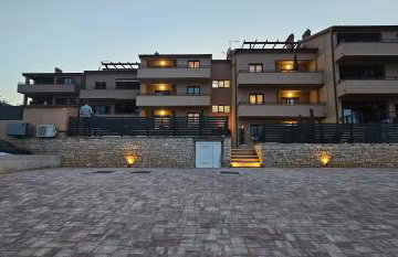 Apartment Bluemare B3 with Shared Pool - Photo 16