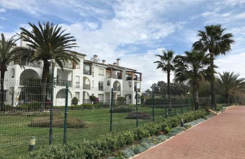 Marbella - Estepona beach frontline apartment - Photo 19