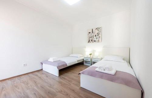 Peaceful 2-bedroom apartment Srebreno - Foto 24