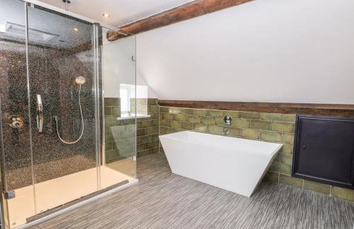 HollyDale - Photo 36