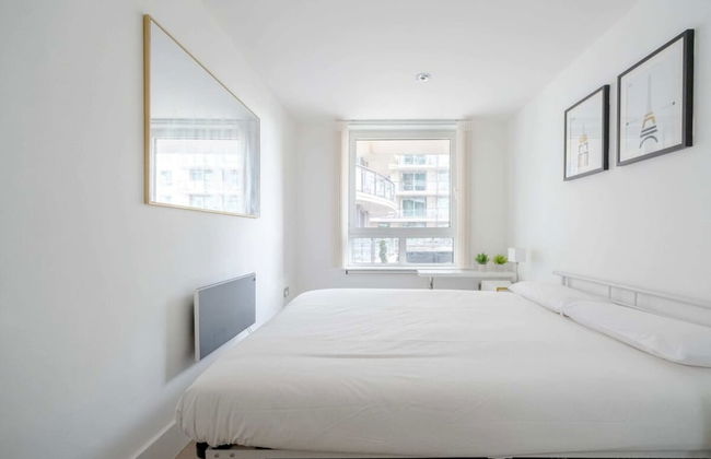 Central 2BD Flat w/ River View Balcony - Vauxhall! - Photo 8