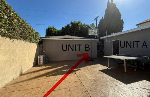 Modern Studio with Private Patio - Foto 39