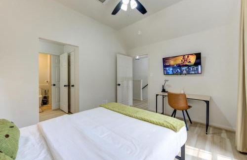 Amazing Getaway Home - 4 Bedrooms 2,5 Baths - West Houston, Katy, Richmond - Huge Pool, Mini-Golf, PingPong, Billards, BBQ, Katy Asian Town, Typhoon Waterpark, King Bed - Foto 47