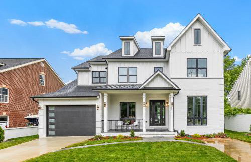 Luxury awaits in this stunning, modern home - Foto 46