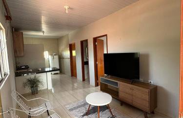 Quarto privativo com sala e tv em Villa Hostel - Foto 5