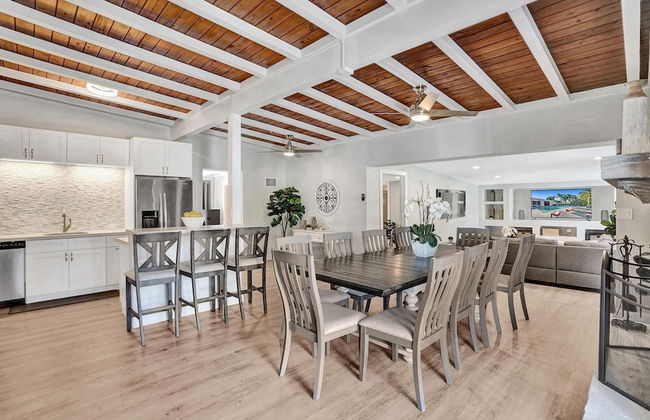 5BR with Heated Pool 5 min to Beach - Photo 42