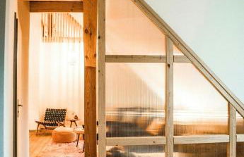 Designer Apartment In Historic Pond House - Photo 14