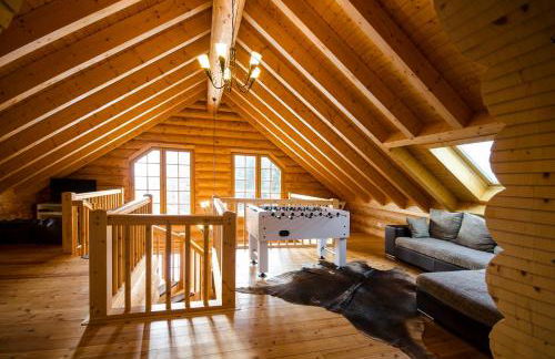 Luxus-Ferienhaus Blockhaus Chalet Nr 2 Toplage am Feldberg mit Sauna, Outdoor-Hottub, Kamin auf 1300m üM - Foto 8