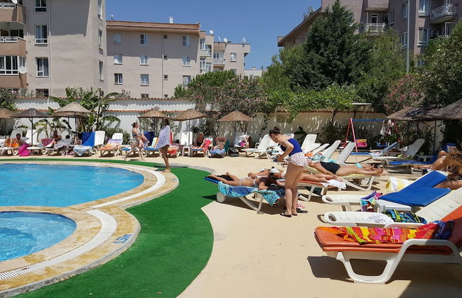 Golden Moon Apart Hotel - Photo 42