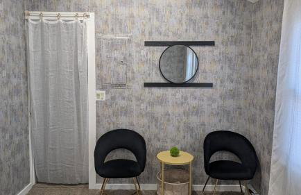 Private, Spacious & Comfy 1 bedroom Entire Suite With Separate Entry & Free Parking - Foto 6