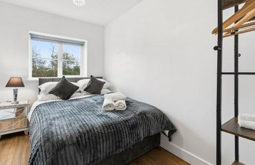 Stylish 3-Bed House in Newton-le-Willows - Private Parking & Garden - Foto 6