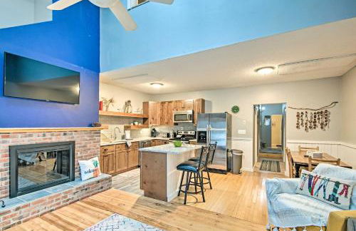 Ski-InandSki-Out Tenney Mountain Condo with Fireplace! - Foto 6