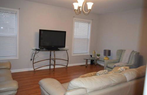 Home In Greenville 4 bedrooms, 4 beds, 2 baths - Foto 28