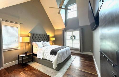 Cheerful 4 bedroom home w/ fireplace & game room - Foto 11