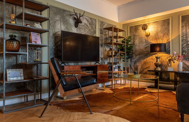 Views of Palace of the Parliament 2BR Jungle Theme - Foto 25