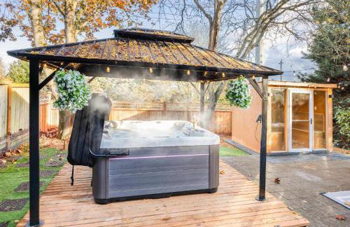 Serene Japanese Retreat w Sauna & Hot Tub Escape - Foto 9