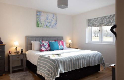 Family Country Cottage with Stunning Mountain View sleeps 12 - Foto 3