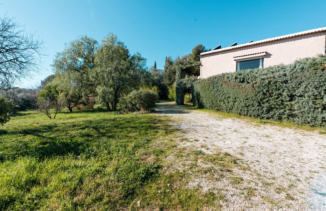 4 bedroom House in Ceyreste with private pool and garden - Photo 26