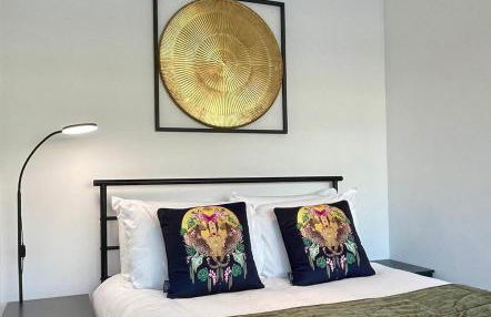 Studio Flat with Parking Off High St - Photo 6