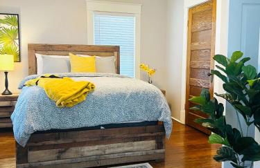 Spacious 6BR Home - Near Top Attractions - Photo 48