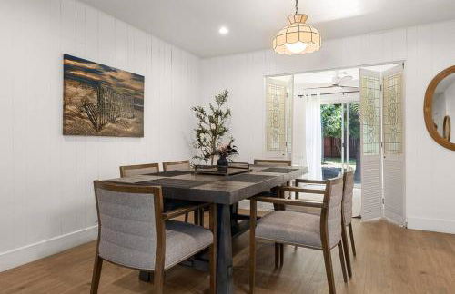 1970s Style Cozy Home with Fireplace Yard and Hot Tub - Foto 18