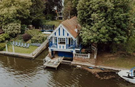 Unique Boathouse, detached free parking x4 cars - Foto 1
