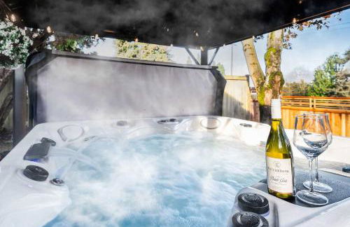 Serene Japanese Retreat w Sauna & Hot Tub Escape - Foto 10