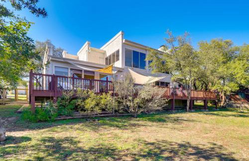 Waterfront Lake Travis Luxury Home with Large Deck! - Foto 31