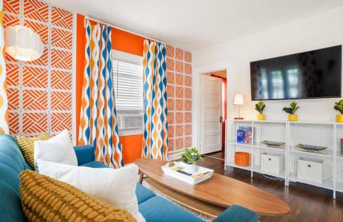 Bright and Quirky Hillcrest Craftsman - Photo 10