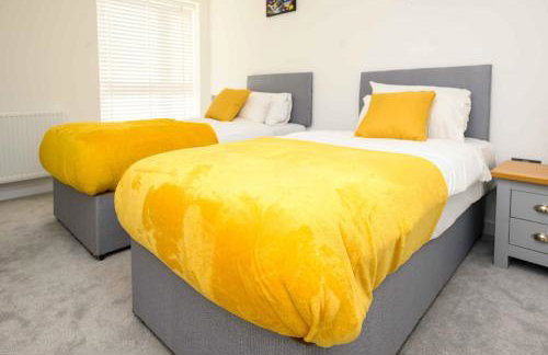 Cosy 5 Bedroom House With Parking - Foto 19