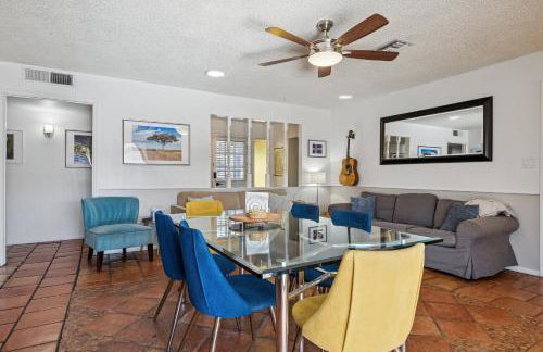 Vacation House! 6BR, FREE Heated Pool, Arcade & Hot Tub - Photo 33