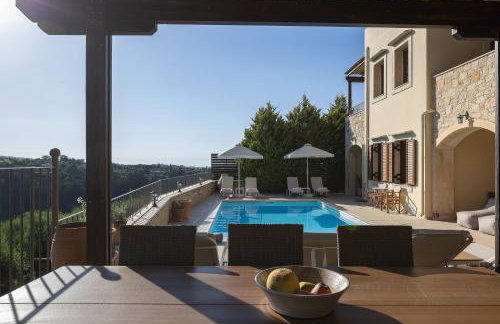 Ilys Home, a Country-chic Retreat with Pool & BBQ, By ThinkVilla - Photo 16