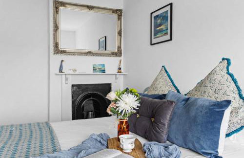 Bumble Cottage, Torcross - Heart of Torcross - Log burner - Ley views - Foto 5