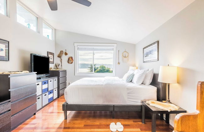 Wolf Beach Cottage by Avantstay Harbor Views - Photo 14