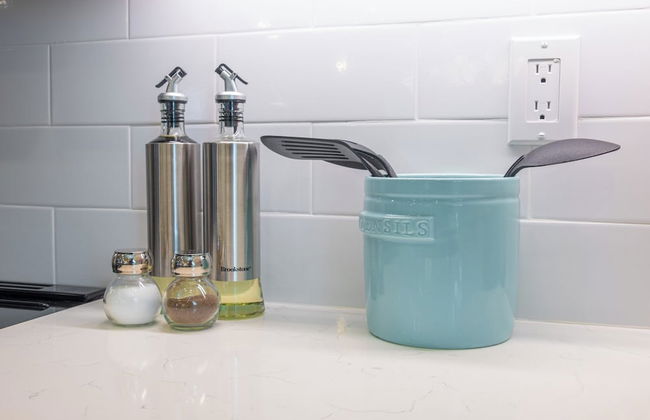 Heaven-sent Convenient 4br/ 3BA Near Downtown - Foto 13