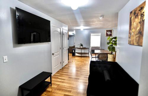 Lovely Loft in Newark Minutes from NYC, EWR & American Dream Mall - Photo 1