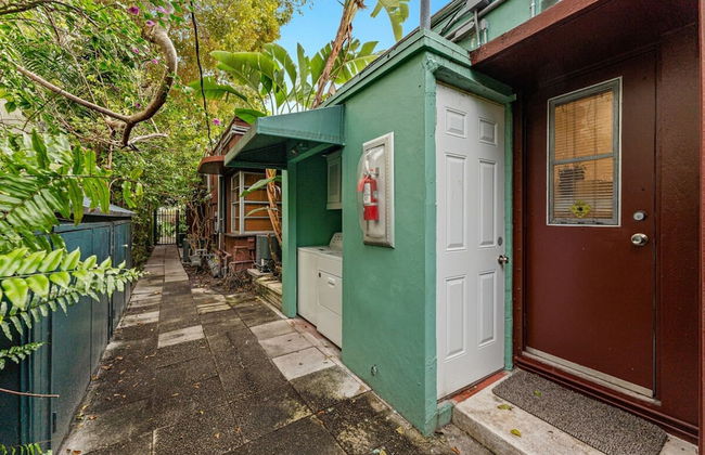 Beautiful Apt in Victoria Park Las Olas Blvd - Photo 12