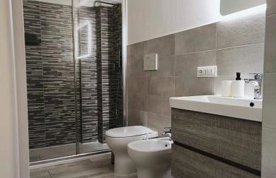 YR Apartments Bocconi- Modern Loft, 3 Min Walk to Duomo Tram - Photo 11