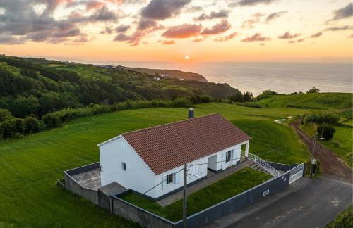 Costa's Guest House - Photo 2