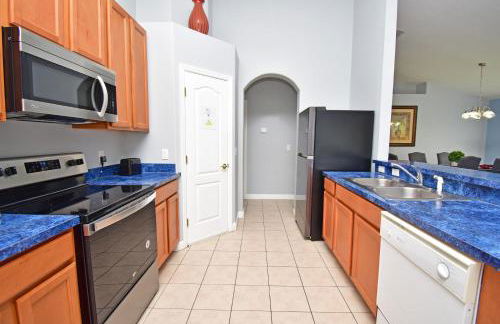 Comfortable Pool Home with Spa & Games Room Close to Disney - Foto 7