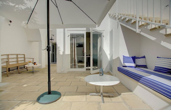 Lovely 70s Style Patio and Terrace - Photo 48