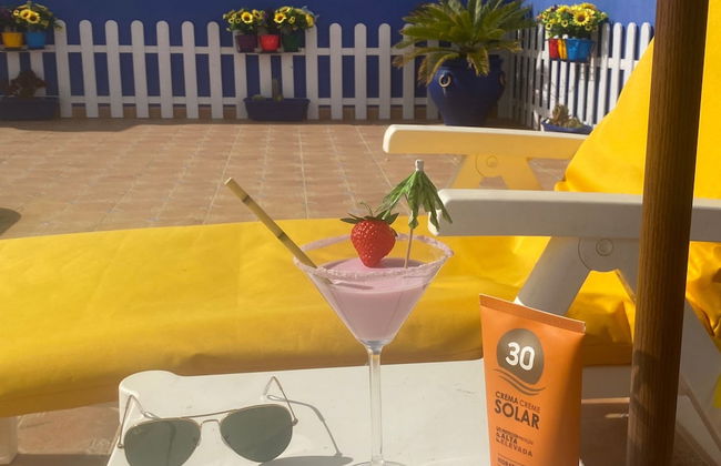 2 Bed-sleeps 4-mtn View-private Pool & Terrace - Photo 21